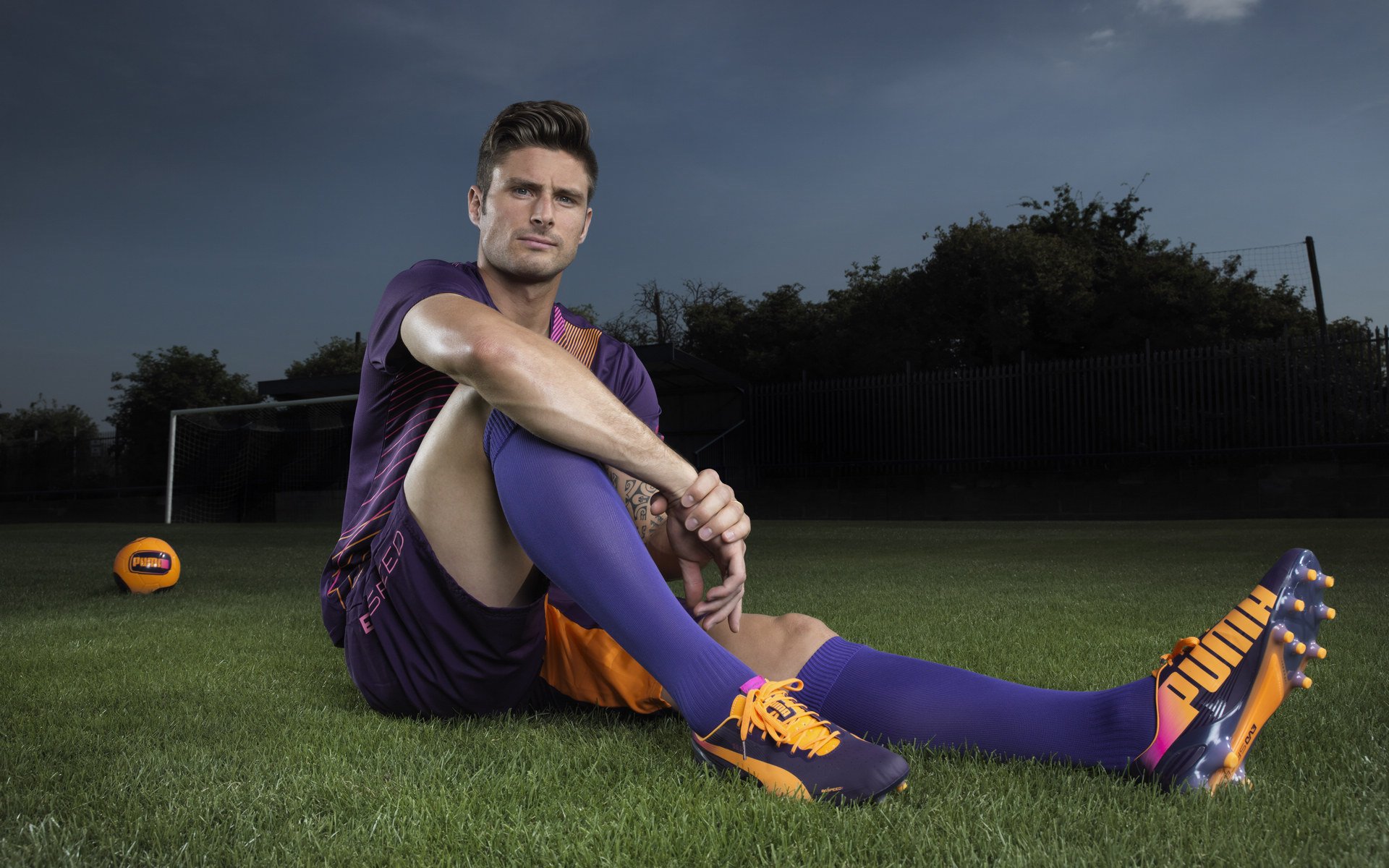 九游网页版官网入口-中国足球国家队推行一对一战术能力训练，一对一足球比赛